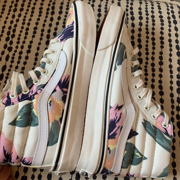 sk8-hi Vans NWOT - Picture 7 of 8